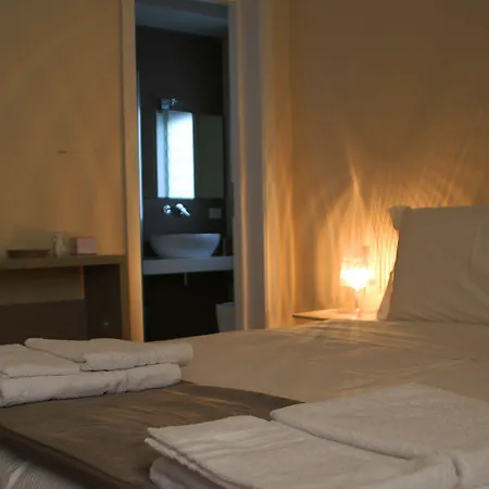 Savarino Nocleg ze śniadaniem 4*